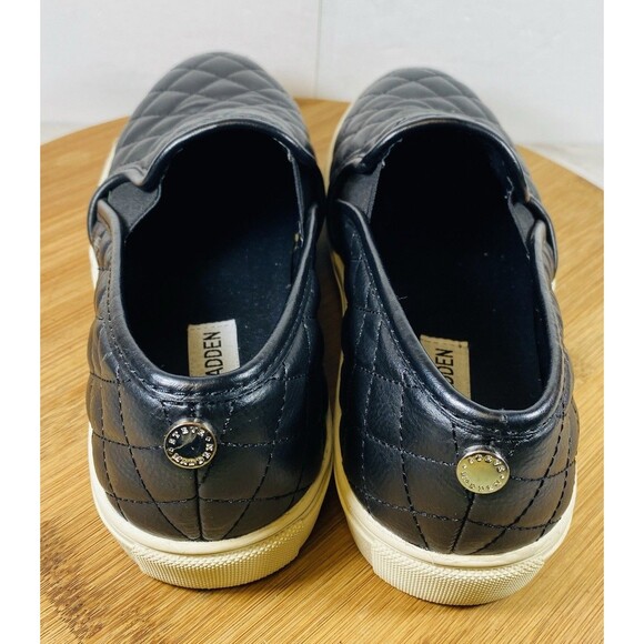 Steve Madden Women’s Ecentrcq Sneaker Slip On Shoes Quilted Black  Size 7.5M - Picture 4 of 6